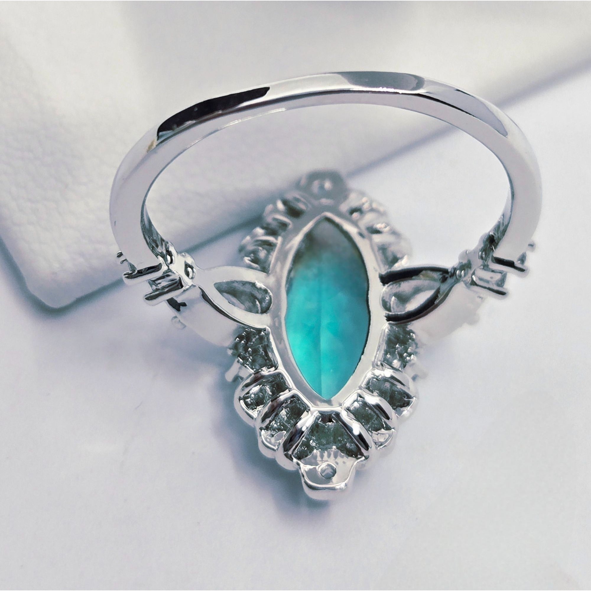 Vintage Ring Marquis Cut Teal Stone Ring w/Silver tone Band & Crystal Accent 7