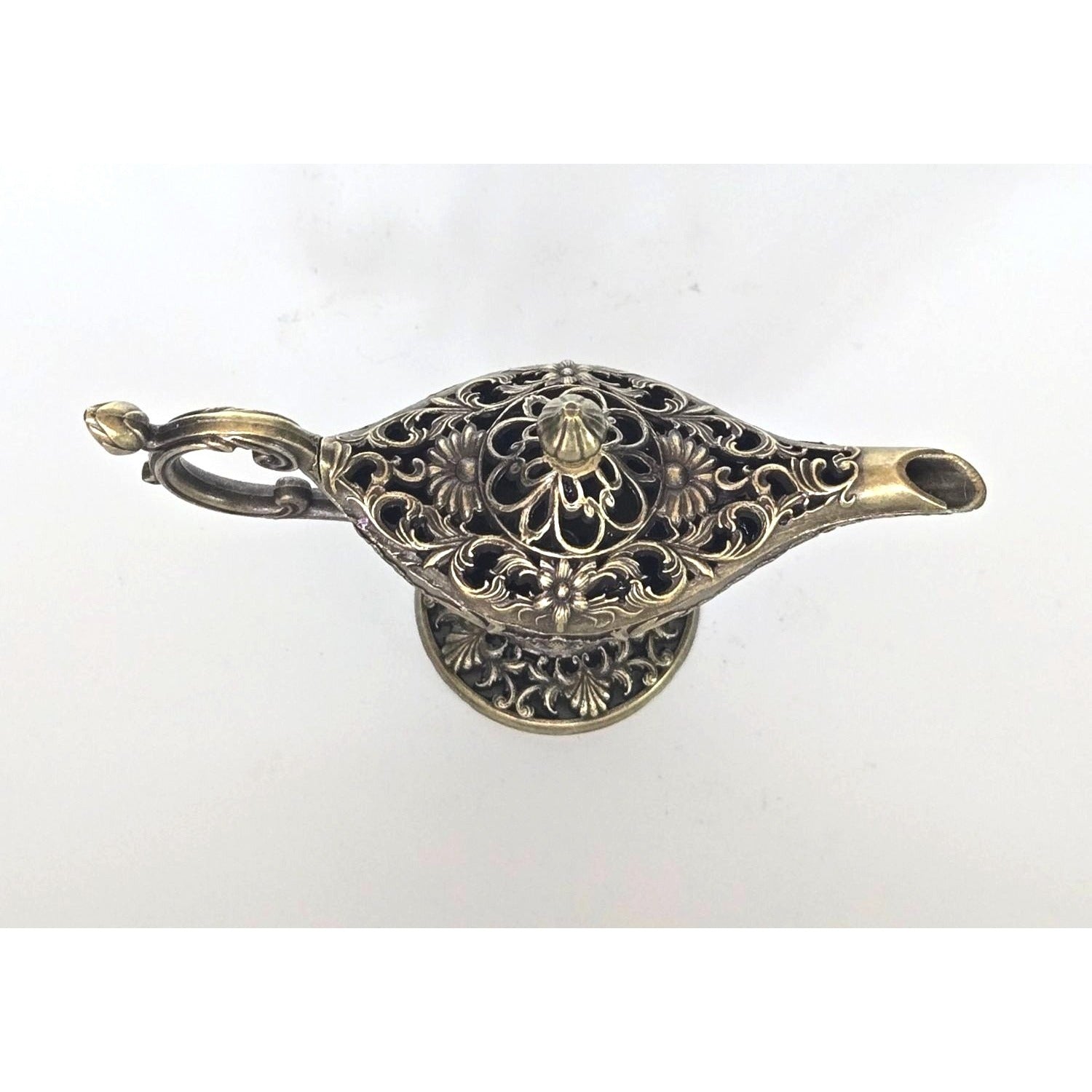 Metal Miniatures Aladdin Genie Lamp With Ornate Floral details collectible