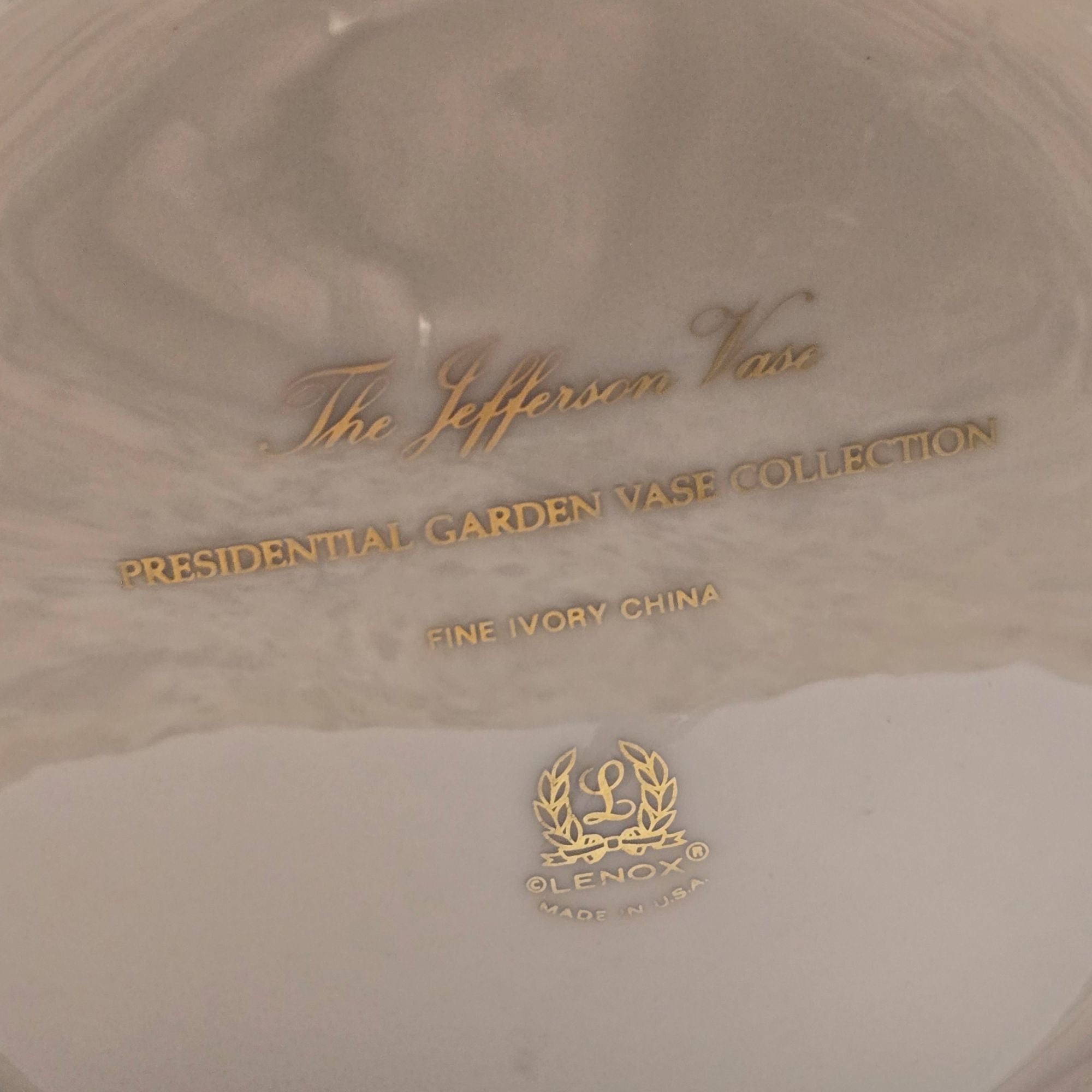The Jefferson Vase By Lenox Presidential Garden Collection Bird & Wisteria Art, with Certs