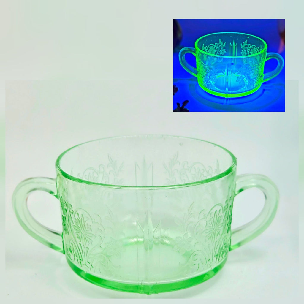 Vintage US Glass Uranium Double Handle Bowl Paneled Aster Pattern Glows