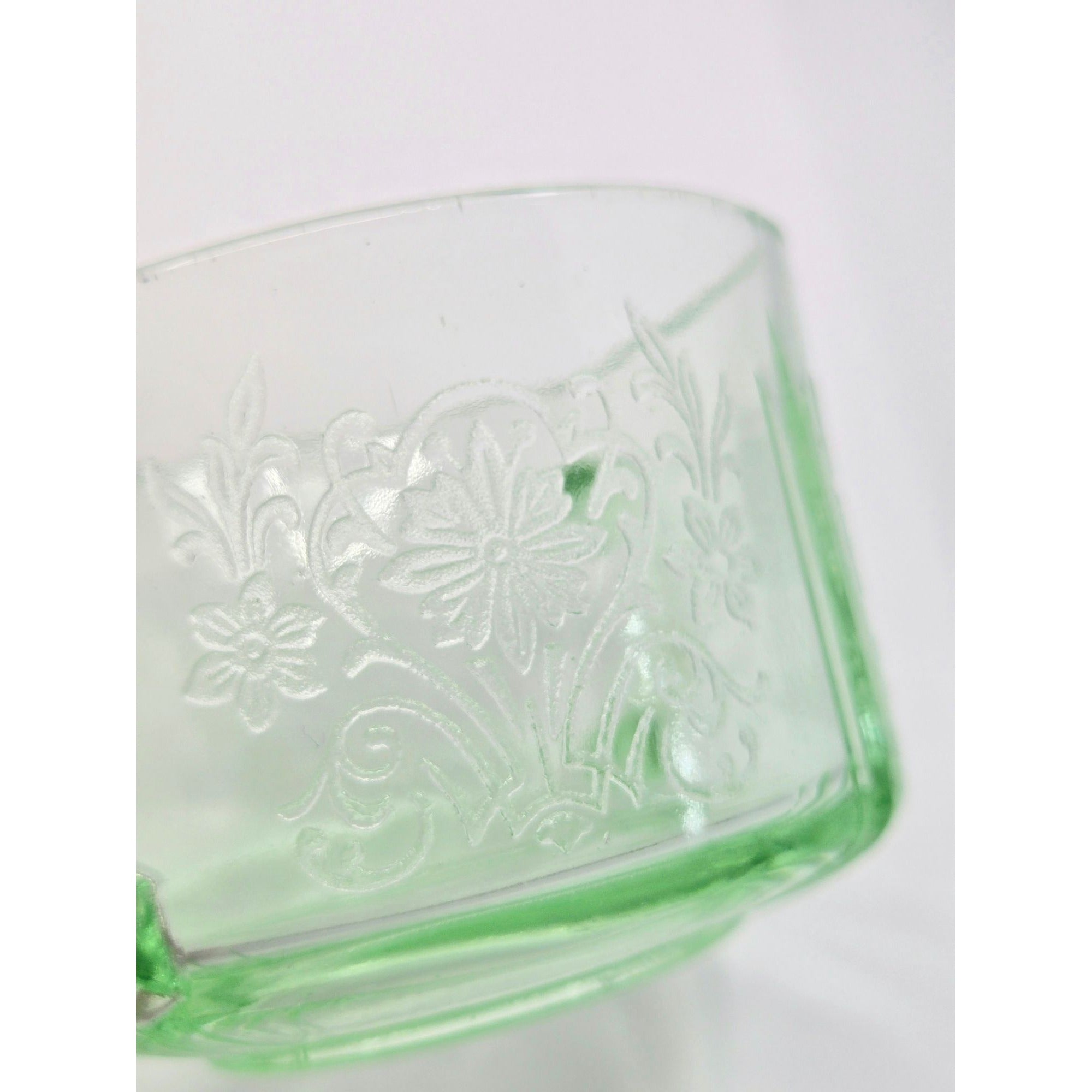 Vintage US Glass Uranium Double Handle Bowl Paneled Aster Pattern Glows