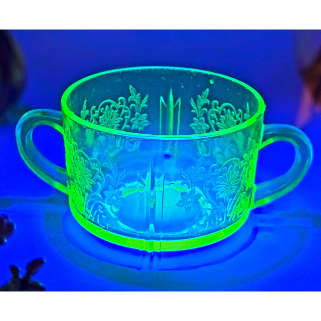 Vintage US Glass Uranium Double Handle Bowl Paneled Aster Pattern Glows