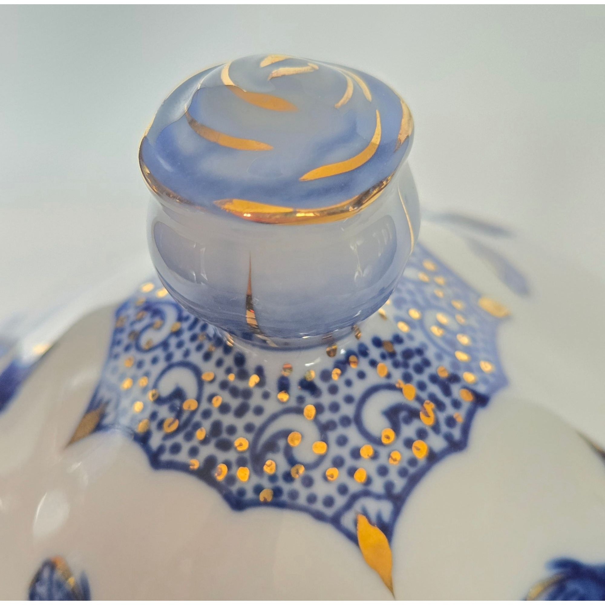 Bombay co. Teacup Saucer and Lid Blue & White Gold Trim Blue Rose Finial RARE set