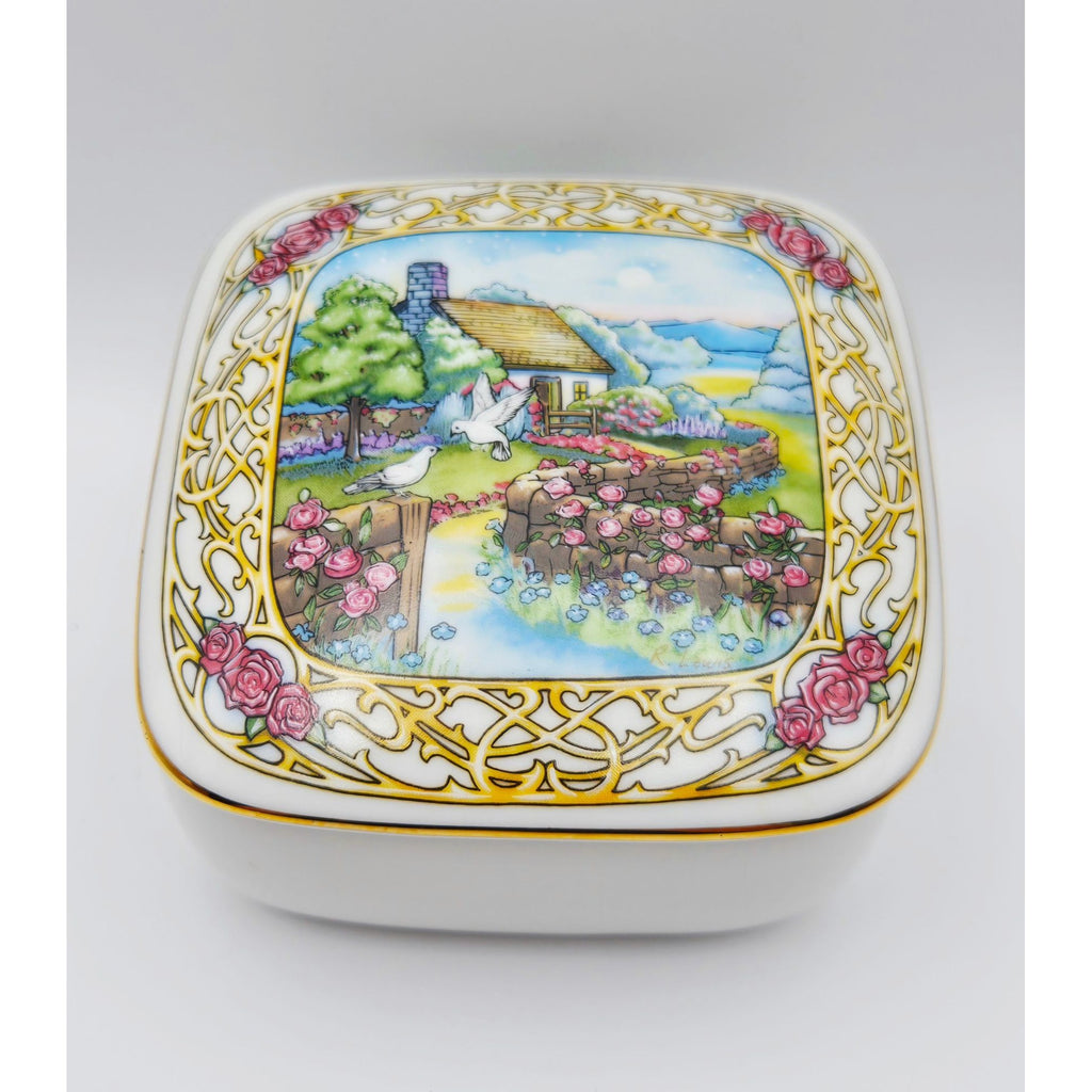 Serenades Star Dust Porcelain Music Box By Heritage House 1993 Cottage & Doves Design Limited Edition