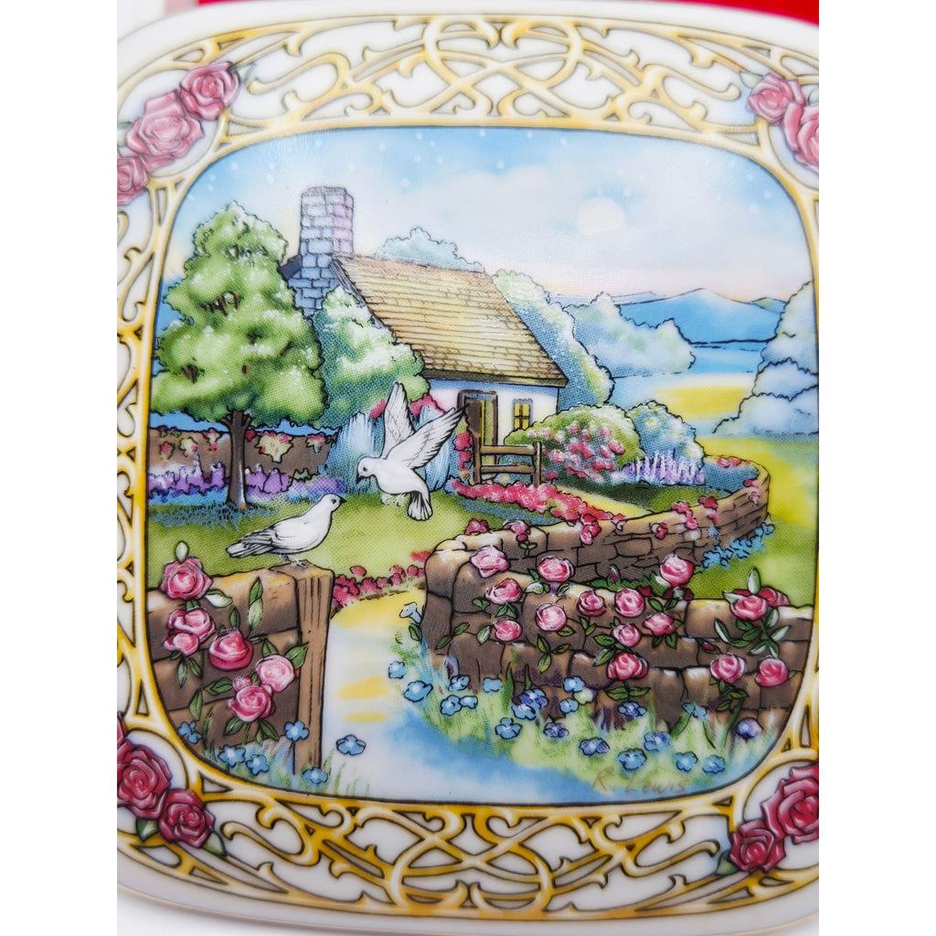 Serenades Star Dust Porcelain Music Box By Heritage House 1993 Cottage & Doves Design Limited Edition