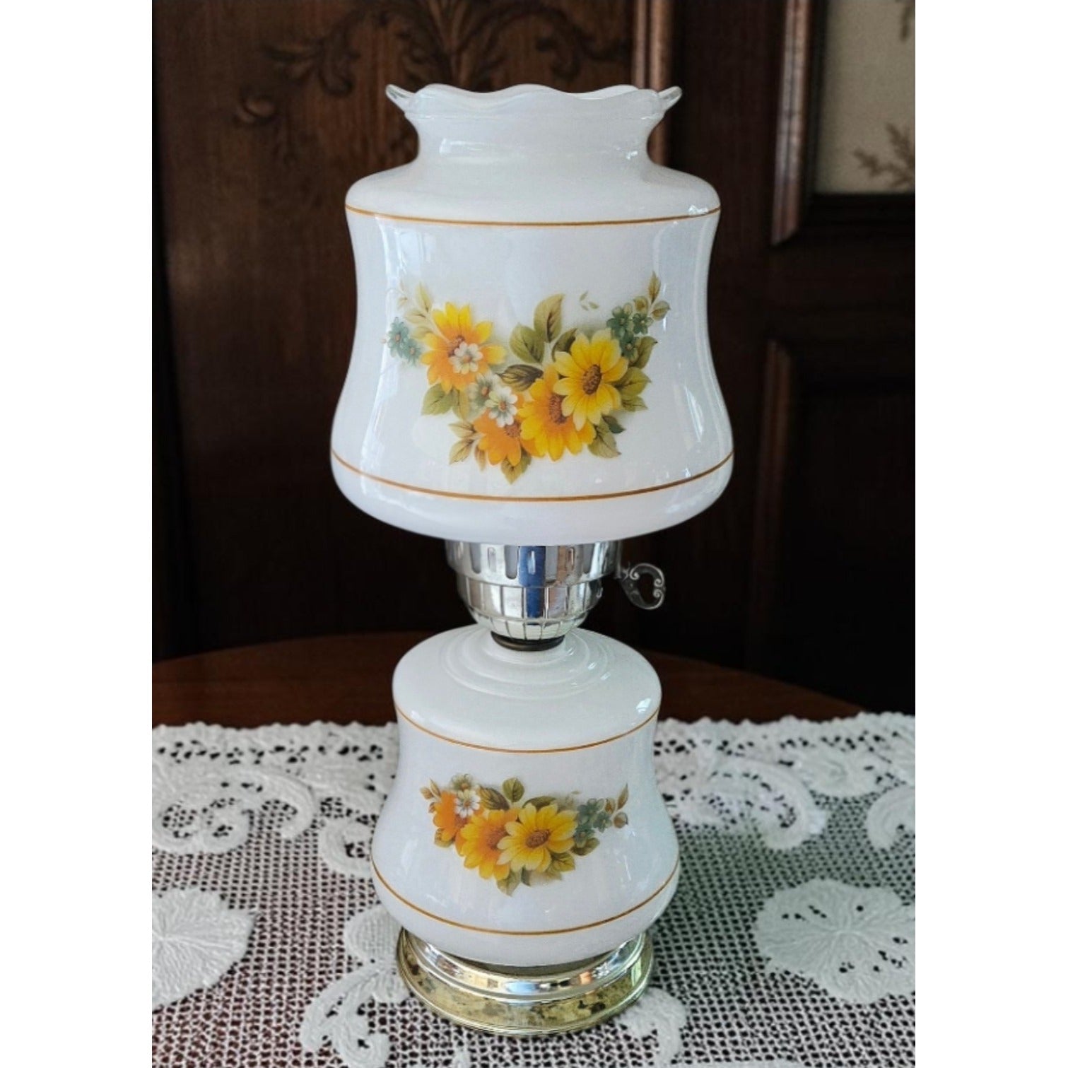 Vintage Milk Glass Yellow Floral Daisy Table Lamp, GWTW Style, 3-Way Light