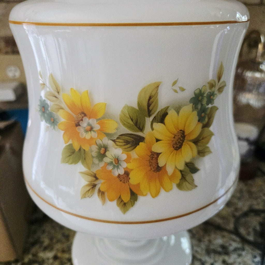 Vintage Milk Glass Yellow Floral Daisy Table Lamp, GWTW Style, 3-Way Light