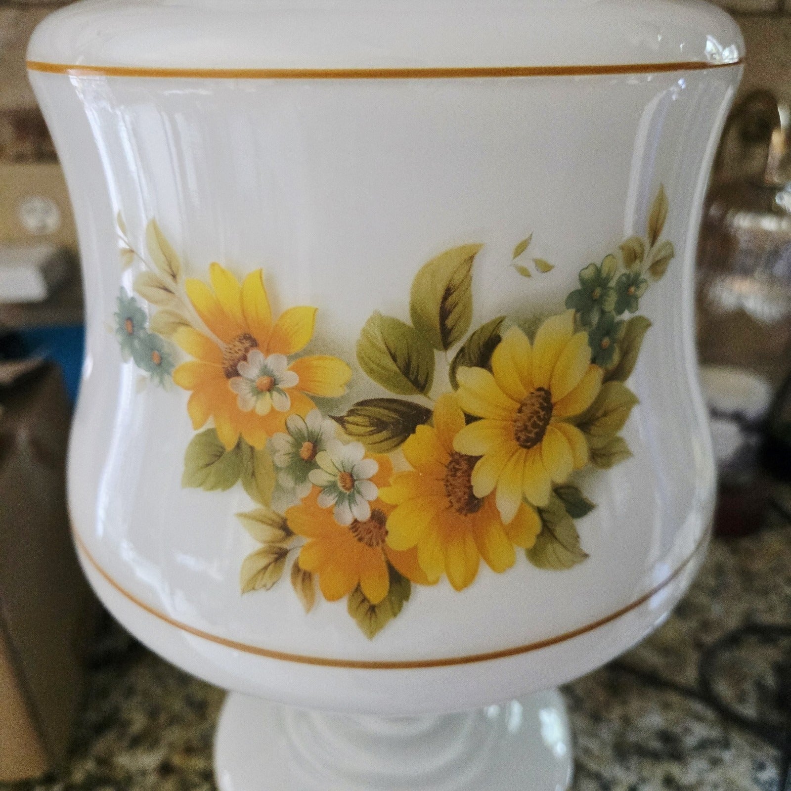 Vintage Milk Glass Yellow Floral Daisy Table Lamp, GWTW Style, 3-Way Light