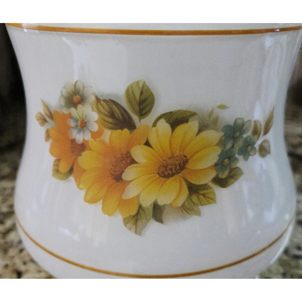 Vintage Milk Glass Yellow Floral Daisy Table Lamp, GWTW Style, 3-Way Light