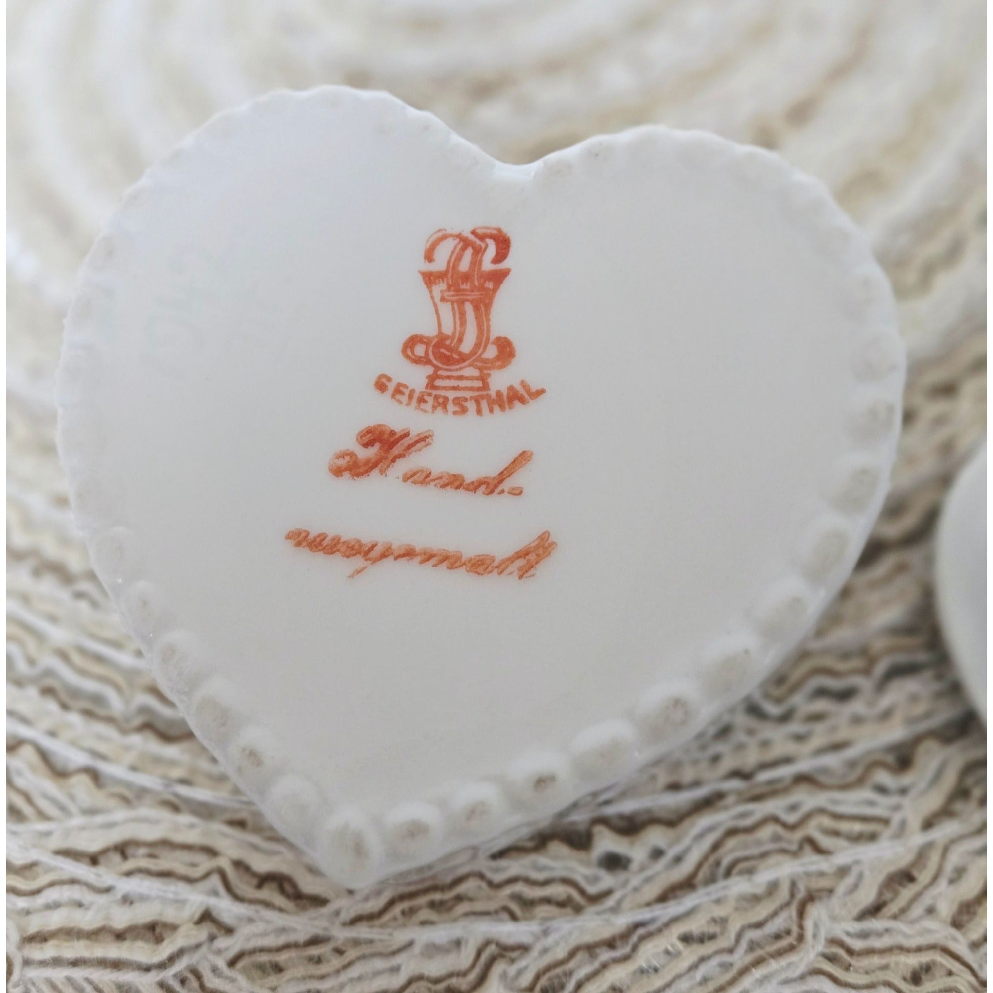 Geiersthal German Heart Shaped Porcelain Trinket Box, Vienna Castle Shield & Florals, Excellent Condition 3"