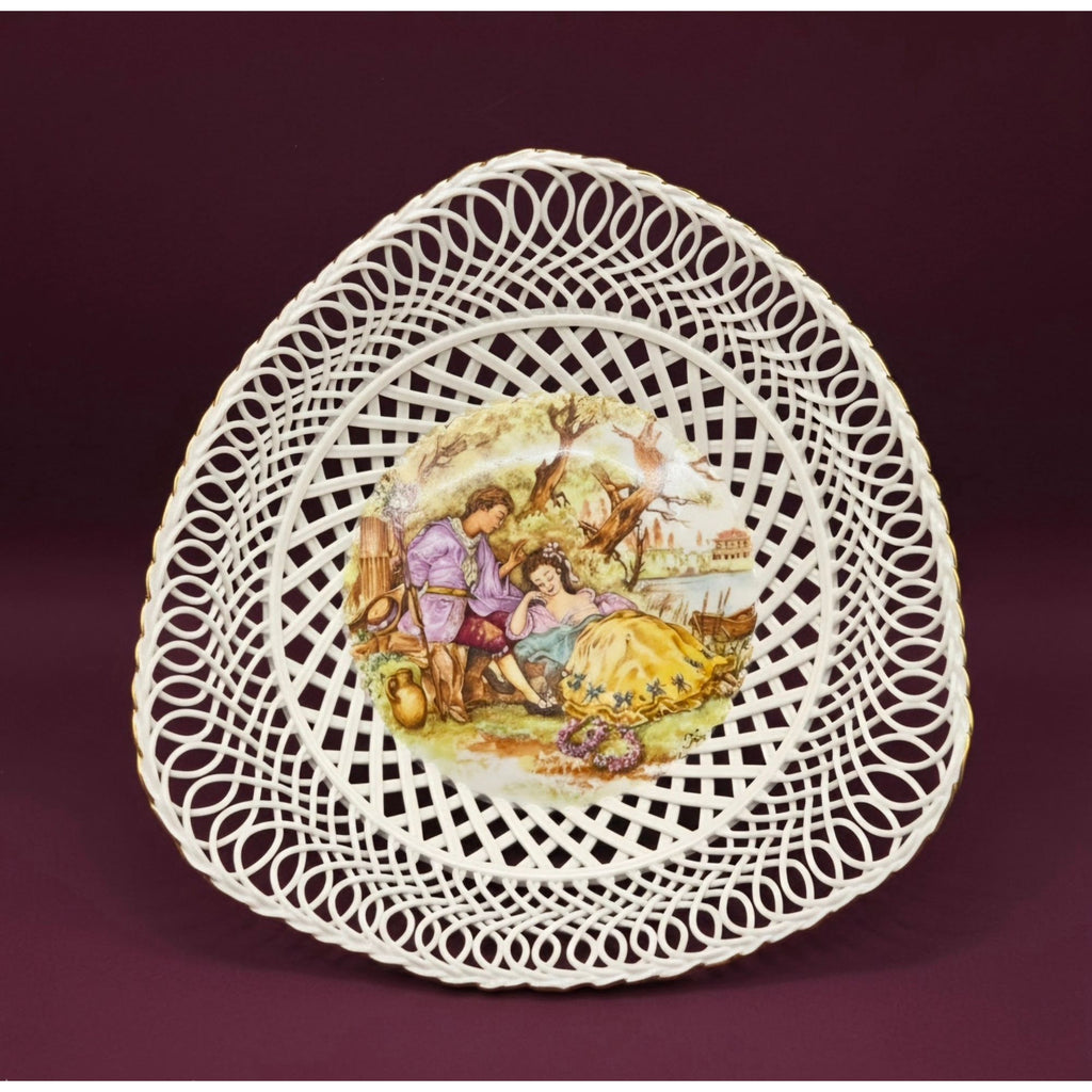 Vintage Porcelain Reticulated Bowl W/ Romantic Roccoco Scene & Gold Trim 8"