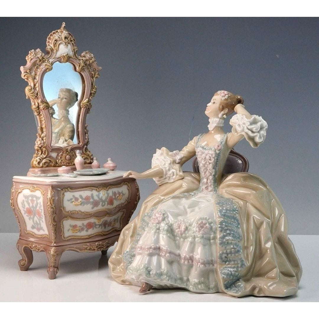 Lladro Porcelain Lady at Dressing Table, Marie Antoinettes Costumes, Spain Retired
