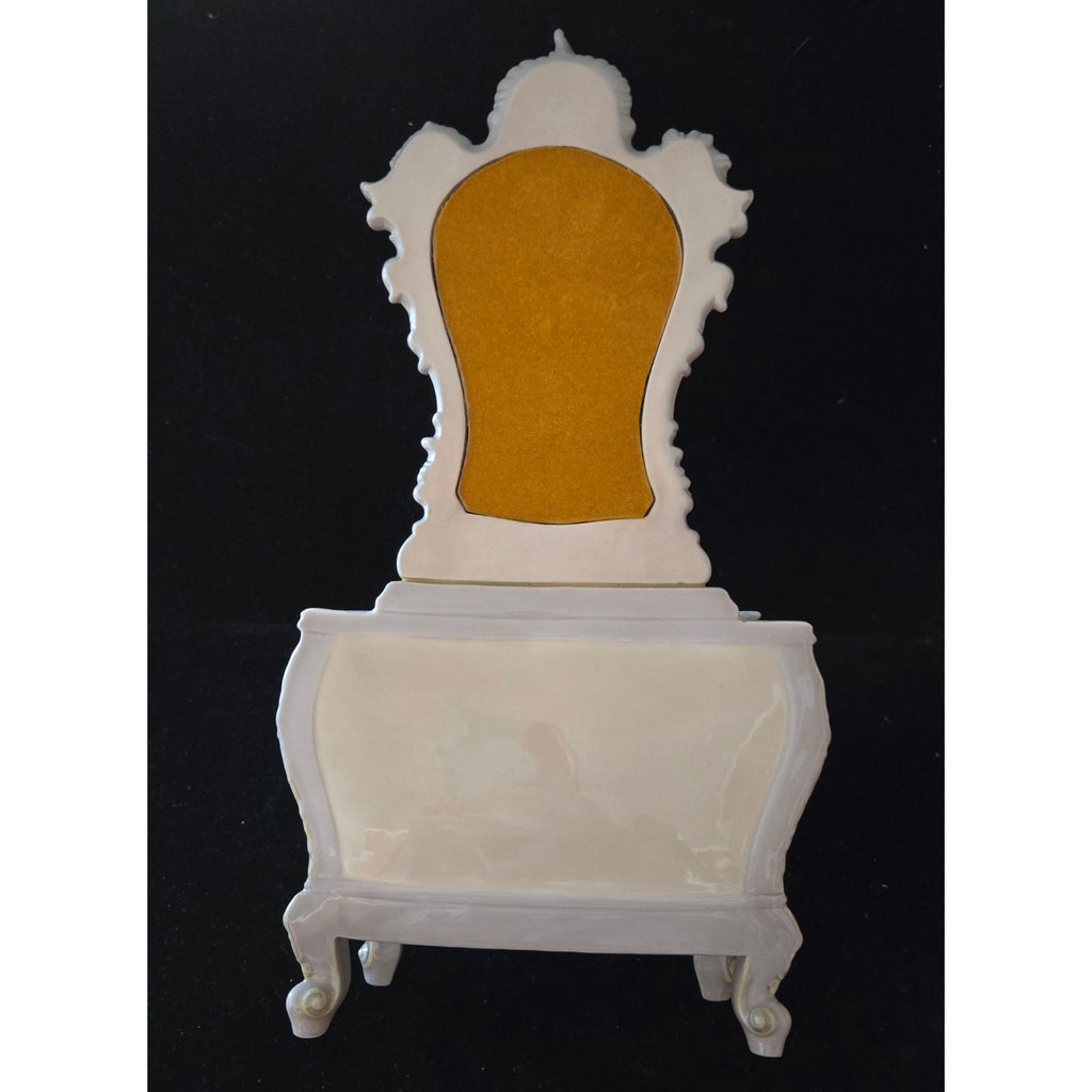 Lladro Porcelain Lady at Dressing Table, Marie Antoinettes Costumes, Spain Retired