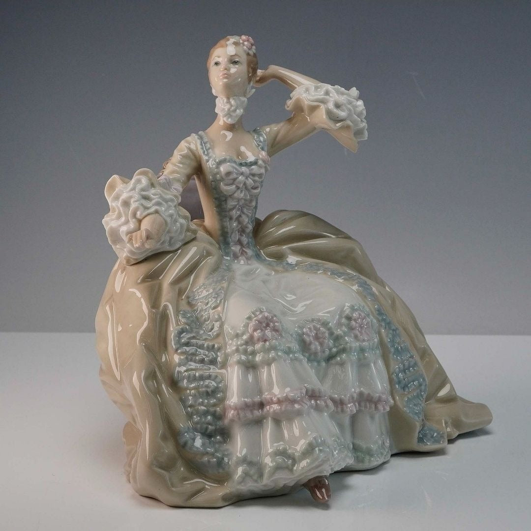 Lladro Porcelain Lady at Dressing Table, Marie Antoinettes Costumes, Spain Retired
