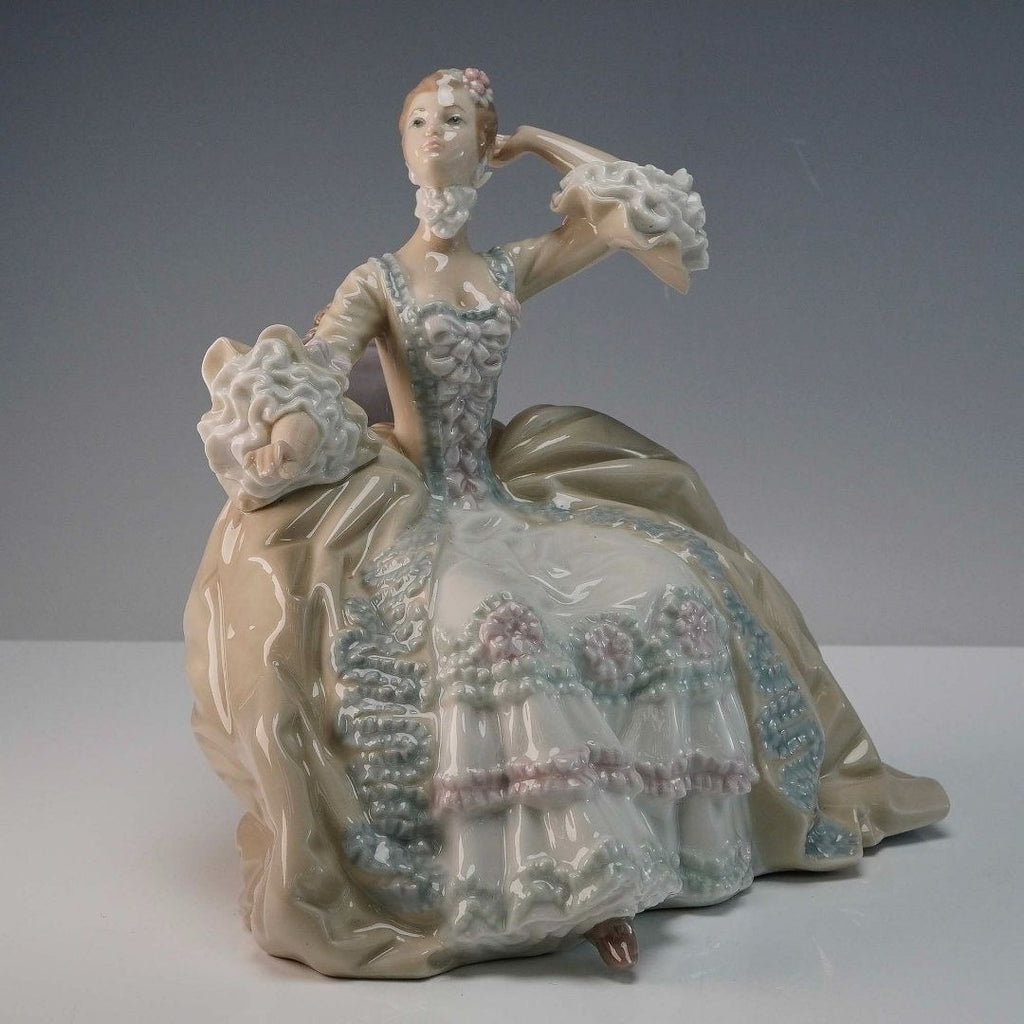 Lladro Porcelain Lady at Dressing Table, Marie Antoinettes Costumes, Spain Retired