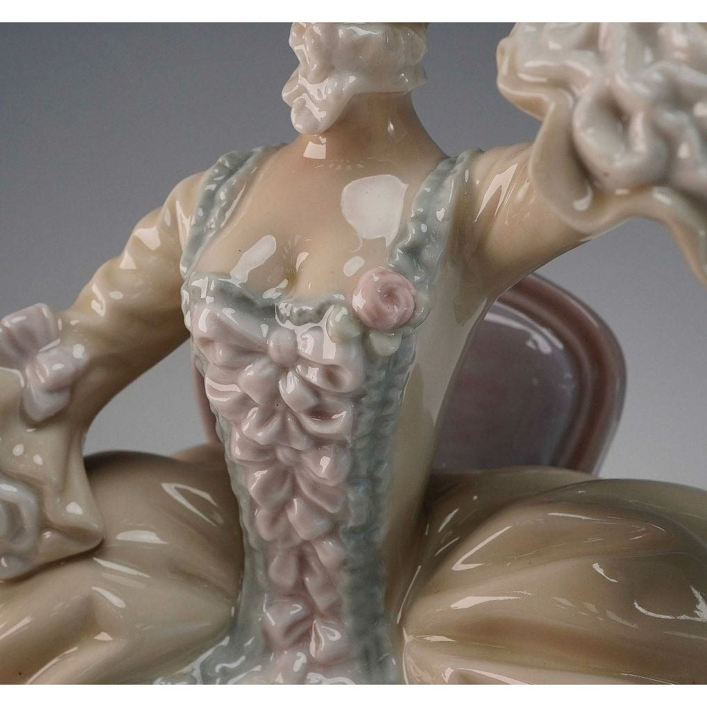 Lladro Porcelain Lady at Dressing Table, Marie Antoinettes Costumes, Spain Retired