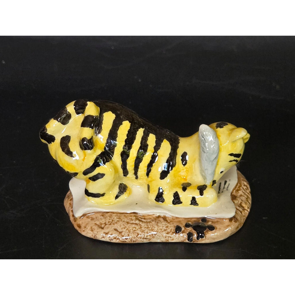 Royal Doulton Winnie The Pooh Tigger Signs The Rissolution Figurine 70th Anniversary