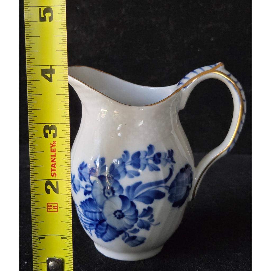 Rare Royal Copenhagen Denmark Blå Blomst Blue Floral Creamer w/Gold trim 1535