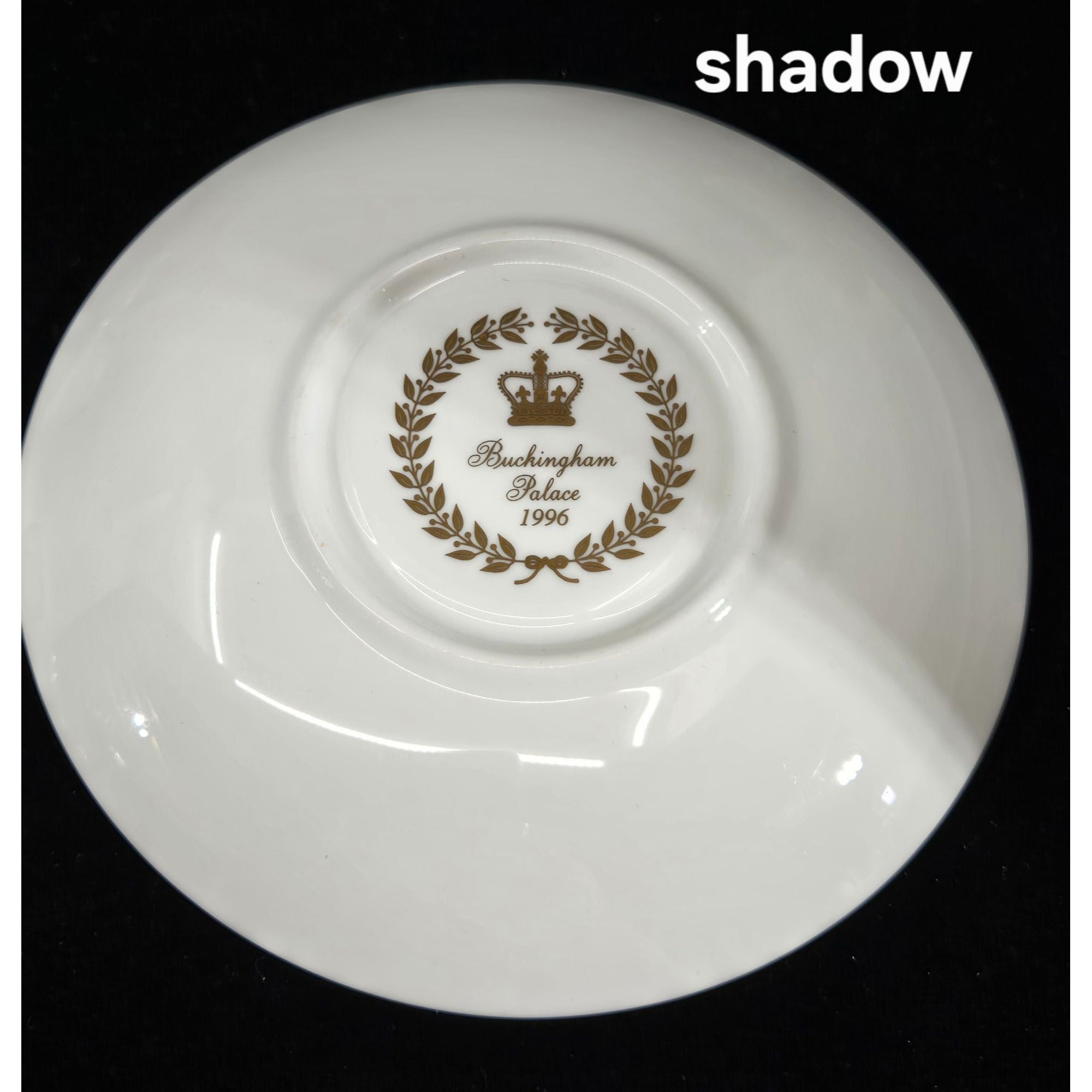 Buckingham Palace 1996 Commemorative Teacup Set Gold Trim Elegant Greek Key Pattern