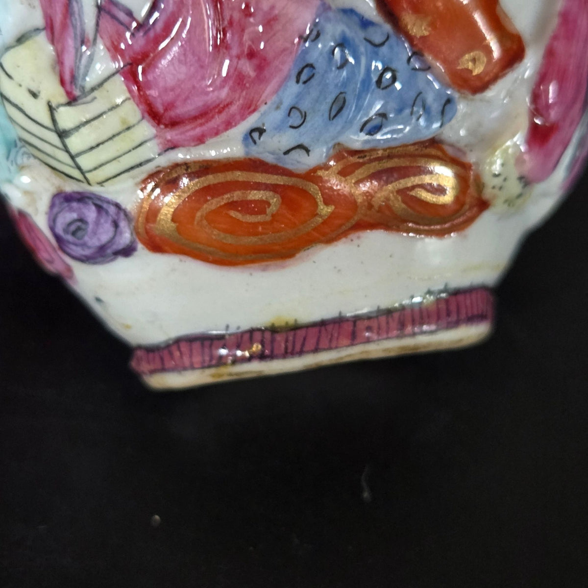 Hand-Painted Antique Chinese Porcelain Snuff Bottle Withd 18 Arhats Immortals w/ Wood Lid, & Stand