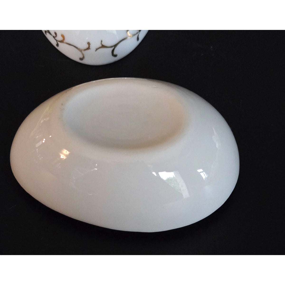 Vintage Porcelain Floral Trinket Box With Gold Detailing - Oval Shape