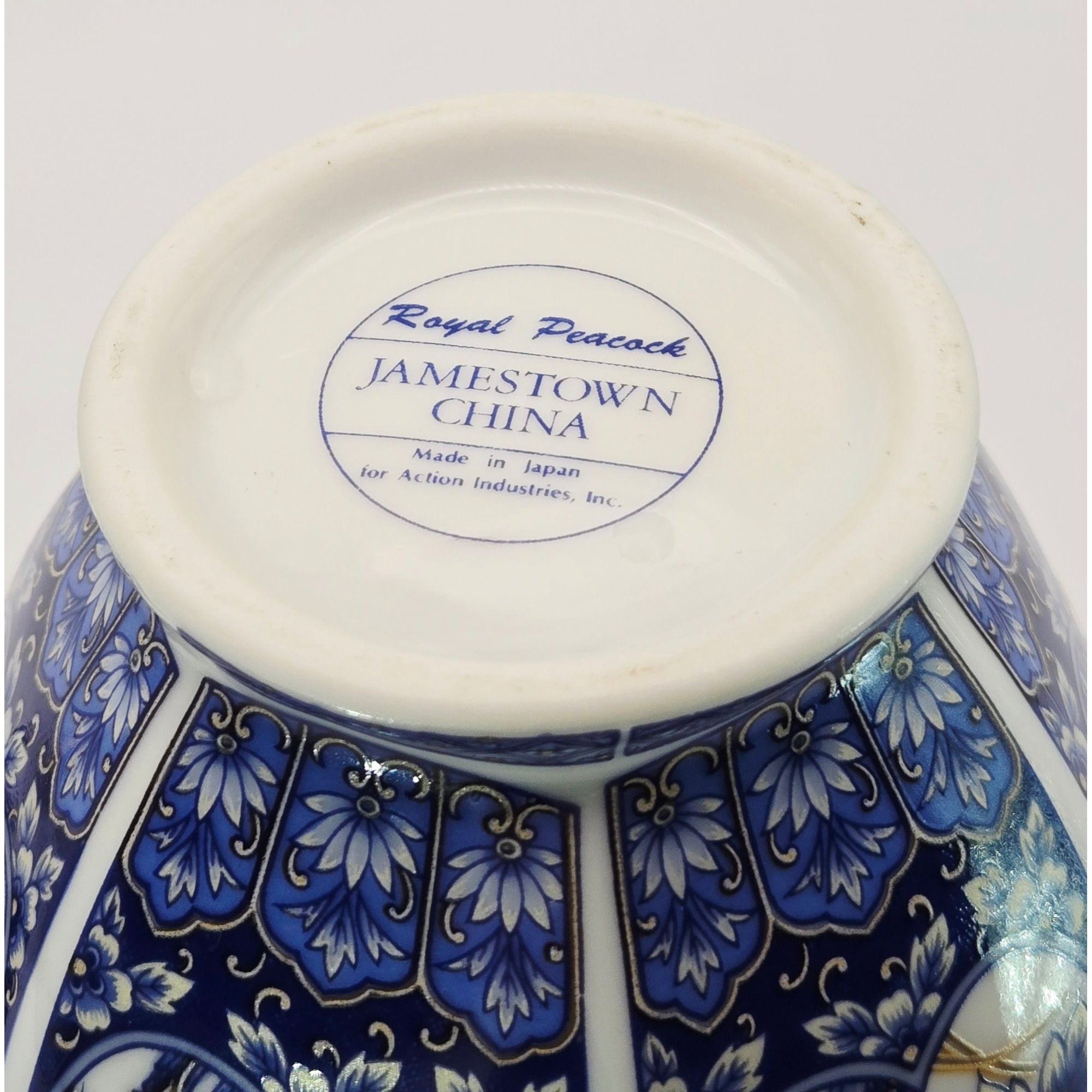 Royal Peacock Blue & White Porcelain Ginger Jar With Gold Accents, Excellent Cond.