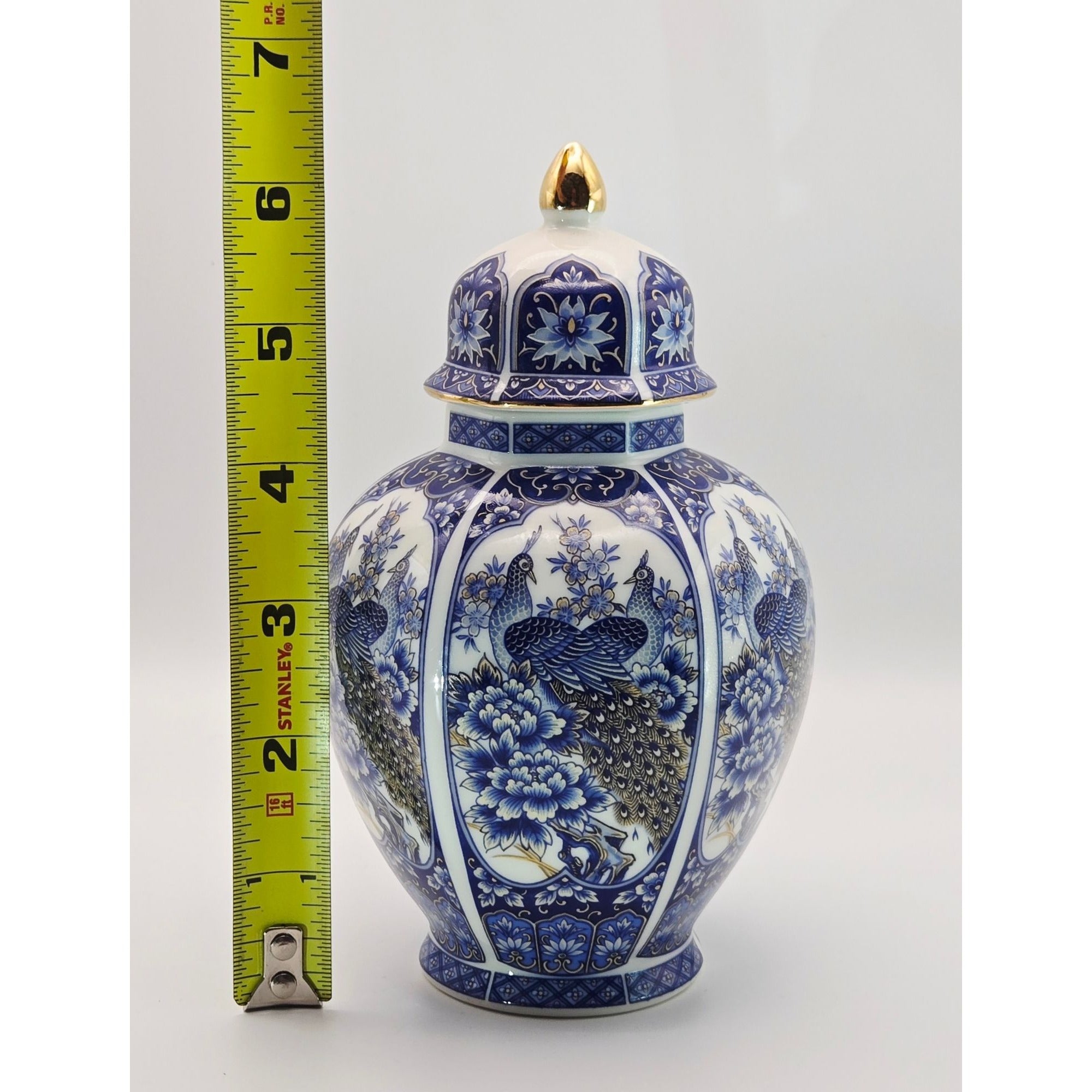 Royal Peacock Blue & White Porcelain Ginger Jar With Gold Accents, Excellent Cond.