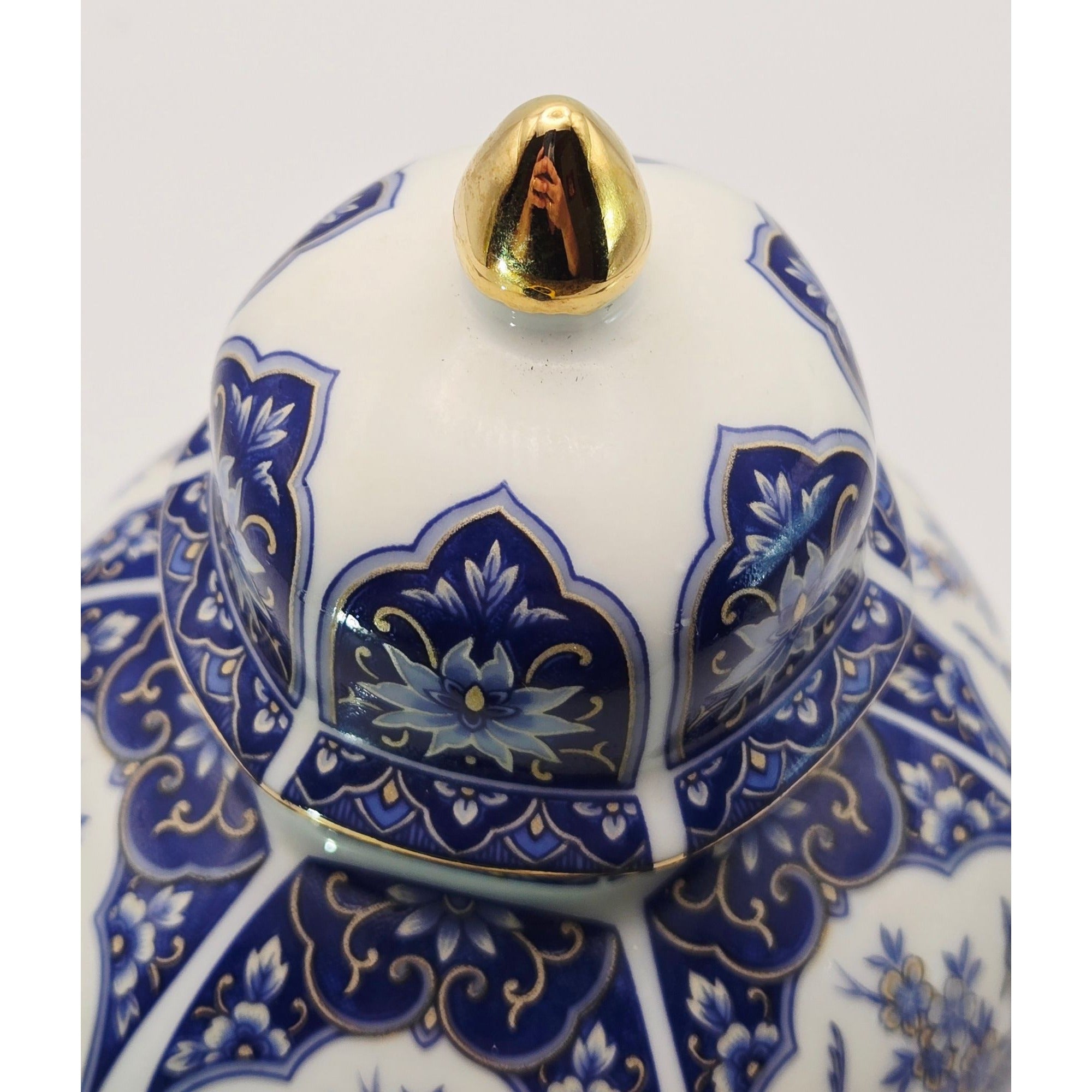 Royal Peacock Blue & White Porcelain Ginger Jar With Gold Accents, Excellent Cond.