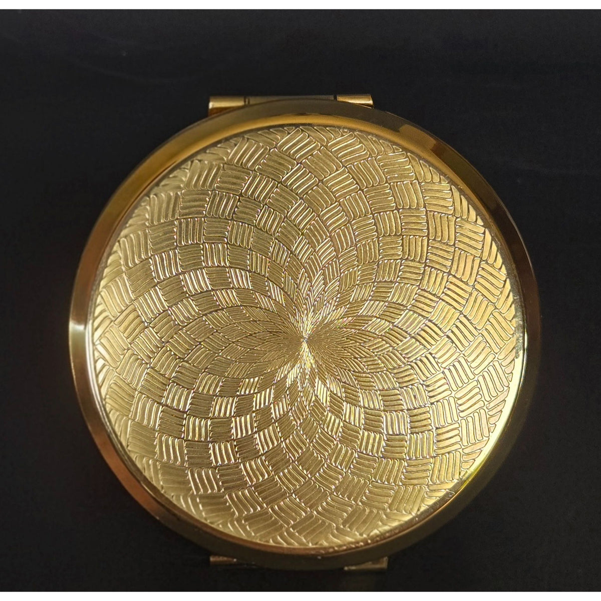 Vintage MCM Gold Tone Stratton Cosmetic Compact in Great Cond. Concentric Designs w/ Puff