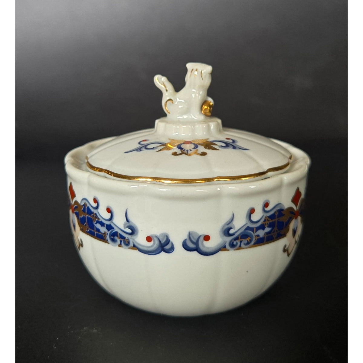 Chinoiserie Collection by Elizabeth Arden Porcelain Trinket Box w/ Lid & Cat Finial Colorful Accents