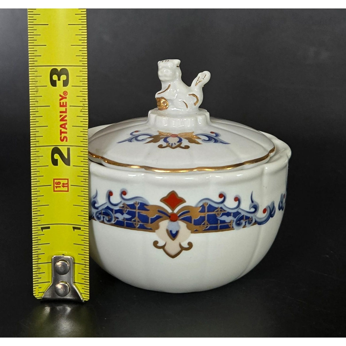 Chinoiserie Collection by Elizabeth Arden Porcelain Trinket Box w/ Lid & Cat Finial Colorful Accents