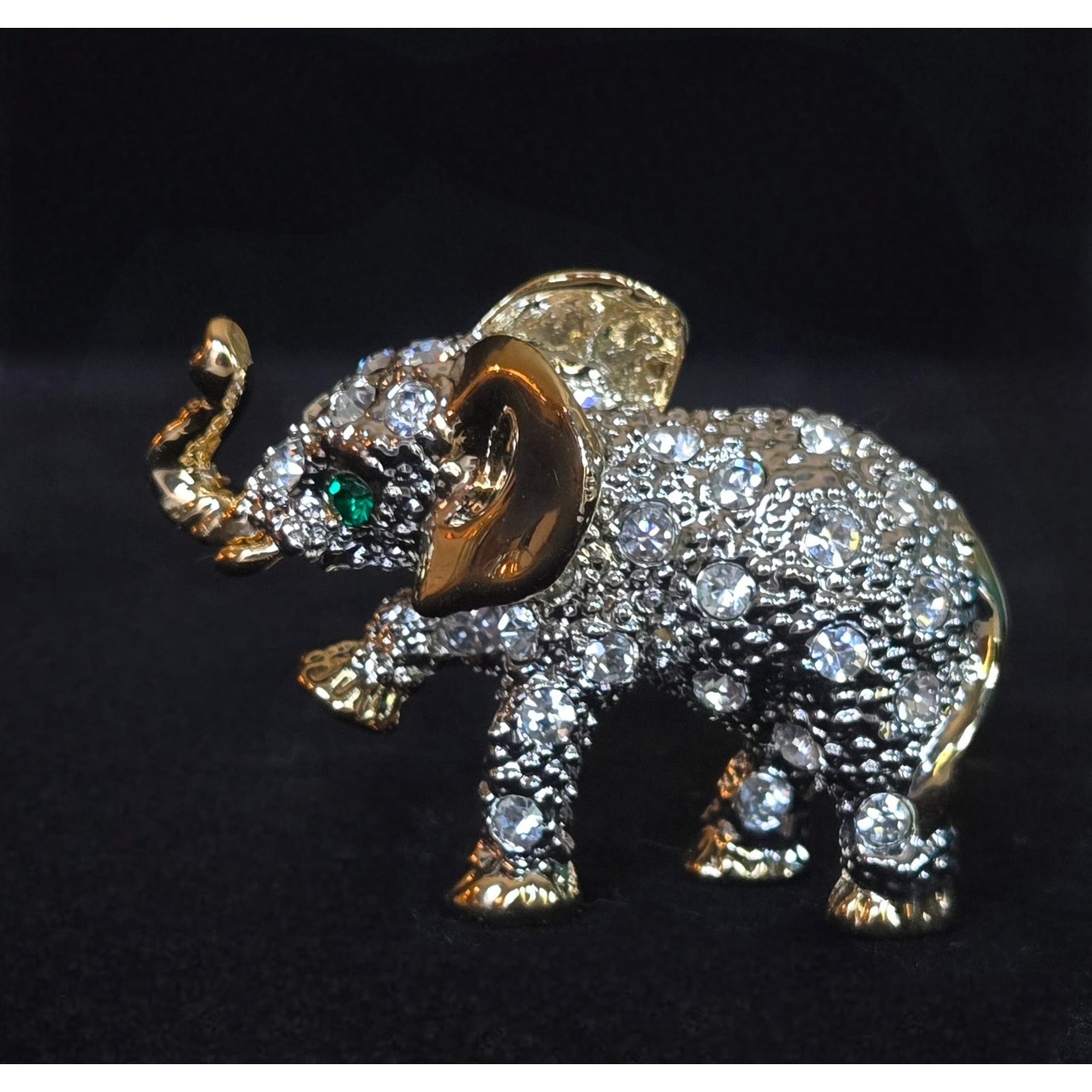 Vintage Elephant crystal Figurine/Brooch