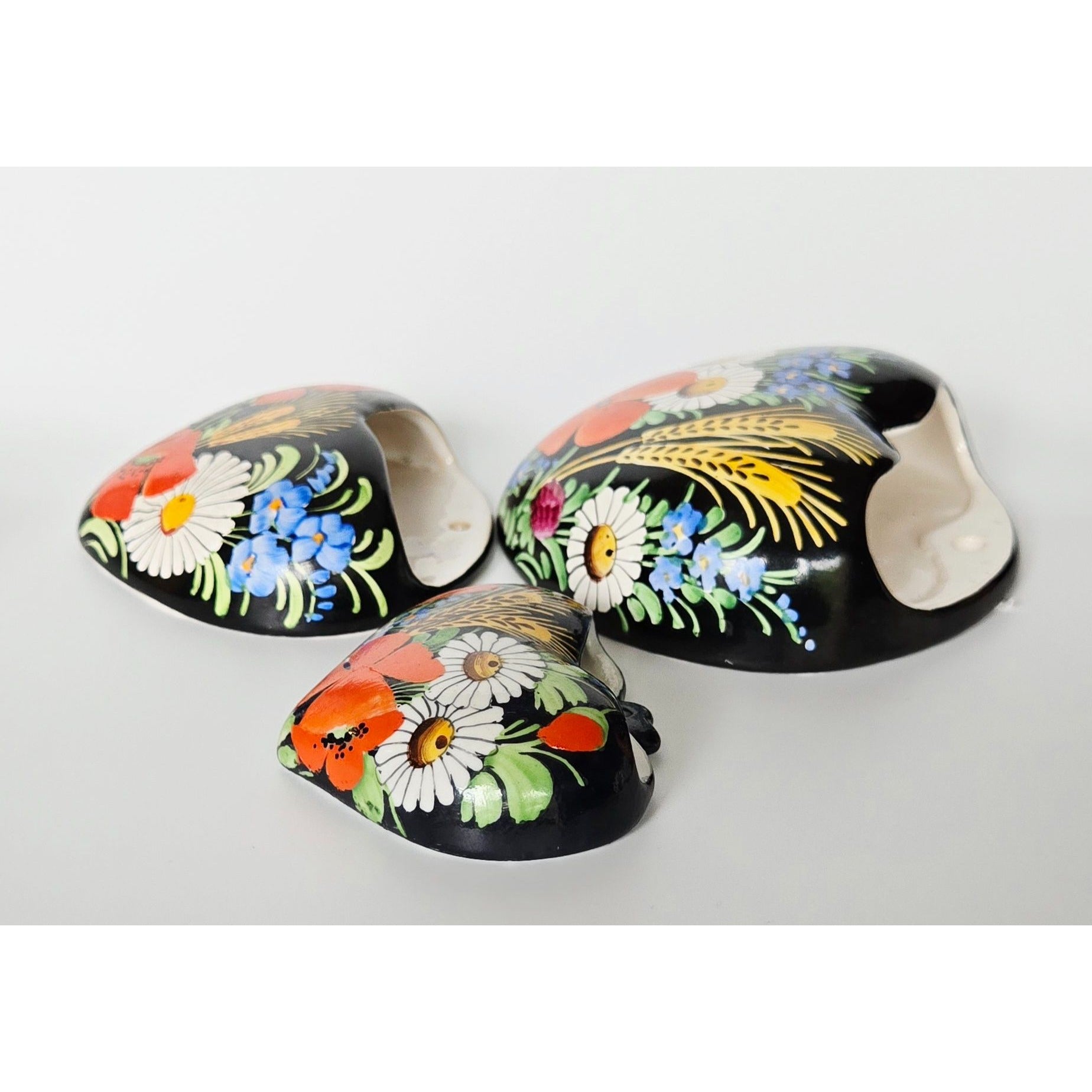 Hand-Painted Czech Ceramic Heart Wall Pockets Set Of 3 Peasant Ware, Floral